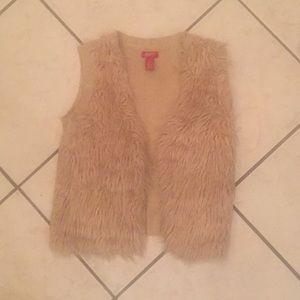 Fur vest